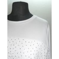 Elegancka bluzka zdobiona gęstą koronką i brokatem - biała